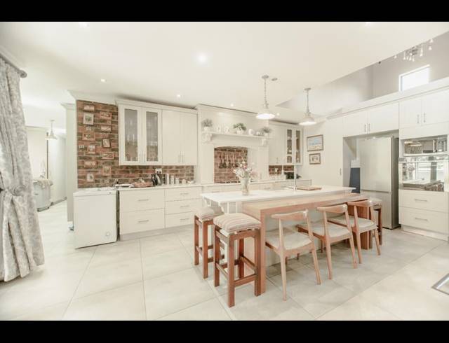 3 BEDROOM HOUSE FOR SALE IN COPPERLEAF ESTATE